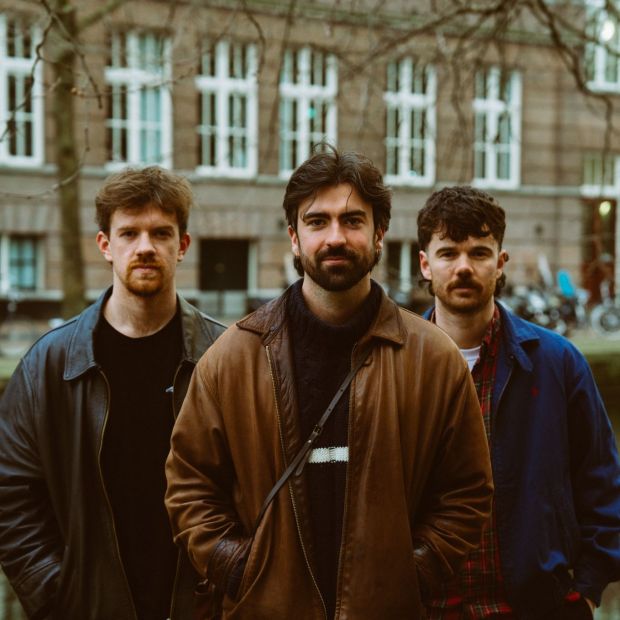 IRISH FOLK BAND ‘AMBLE’ ANNOUNCE DEBUT ALBUM ‘REVERIE’ ARRIVING MAY 23 | NEW SINGLE ‘SCHOOLYARD DAYS’ OUT NOW