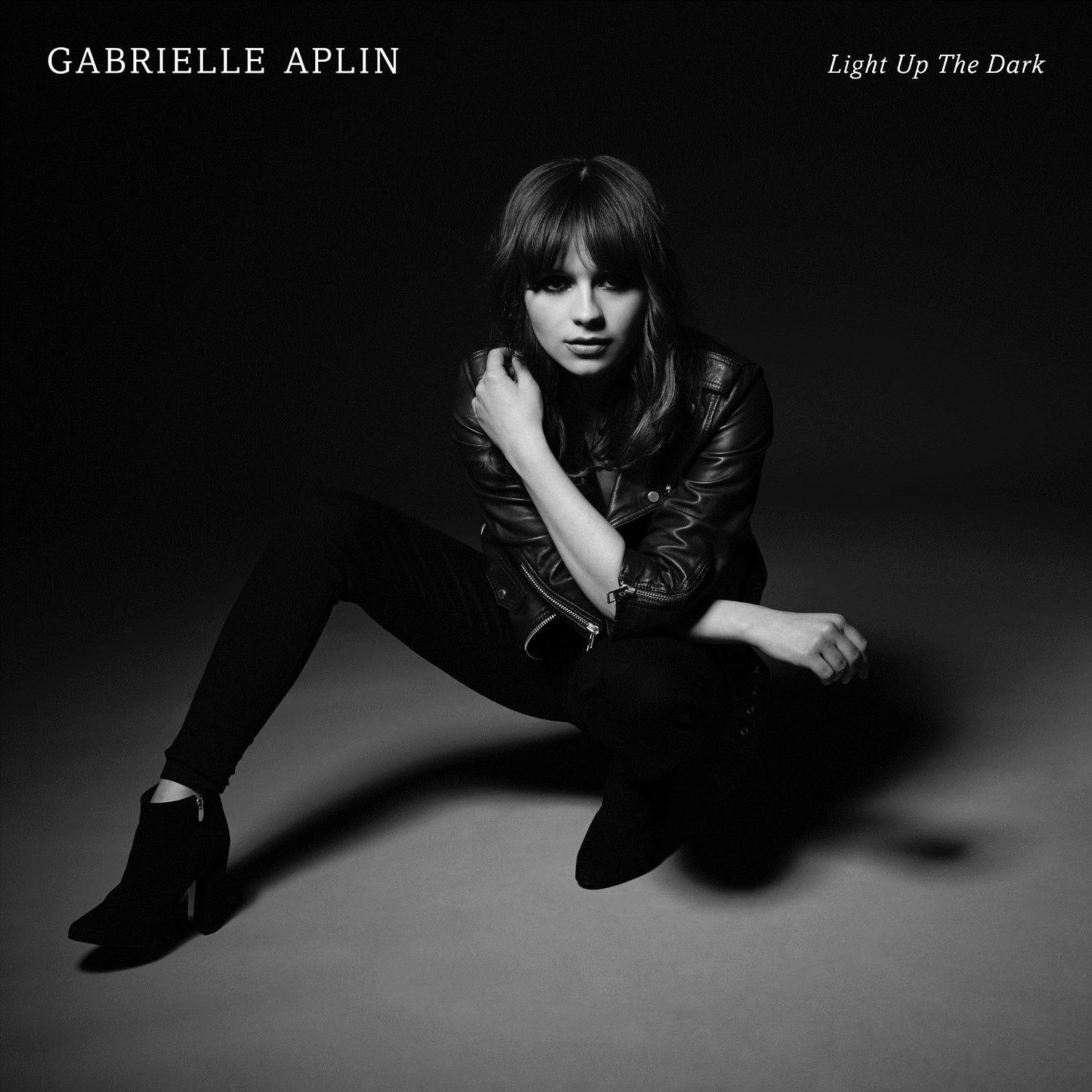 GABRIELLE APLIN ANNOUNCES NEW ALBUM ‘LIGHT UP THE DARK’