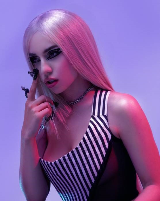 AVA MAX UNLEASHES POWERFUL<br>NEW SINGLE “EVERYTIME I CRY”