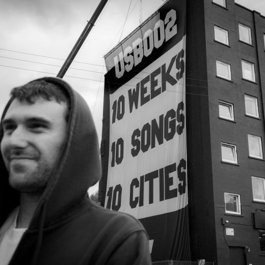 FRED AGAIN.. RELEASES ‘LIGHTS BURN DIMMER’ WITH JAMIE T OUT NOW