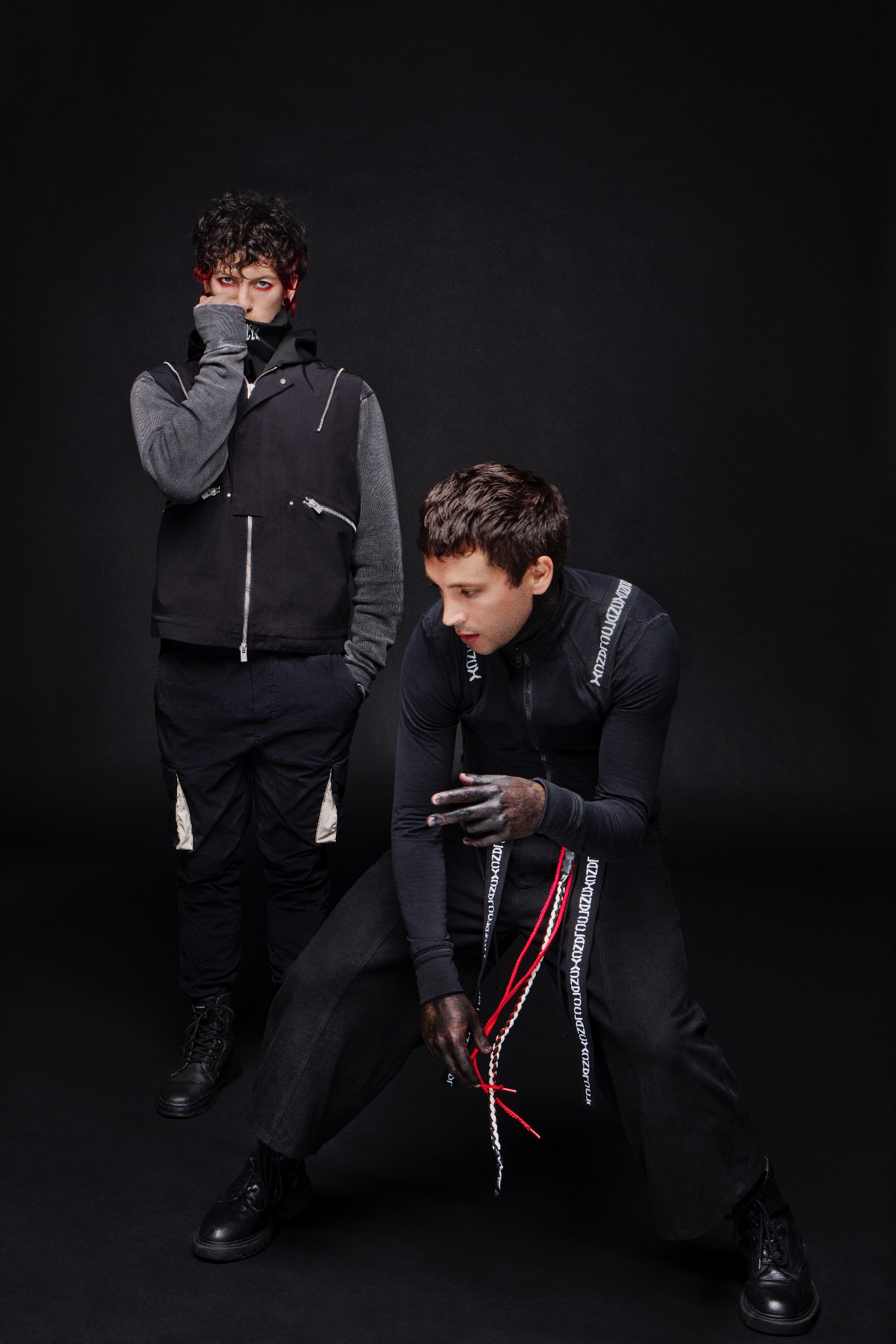 TWENTY ONE PILOTS UNVEIL NEW SONG “DRUM SHOW”